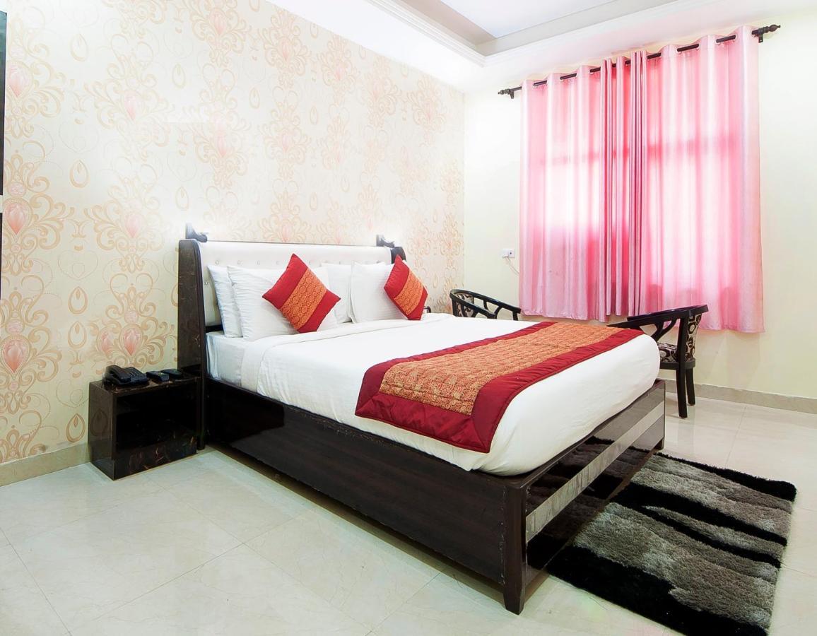 The Alpino Hotel Neu-Delhi Exterior foto