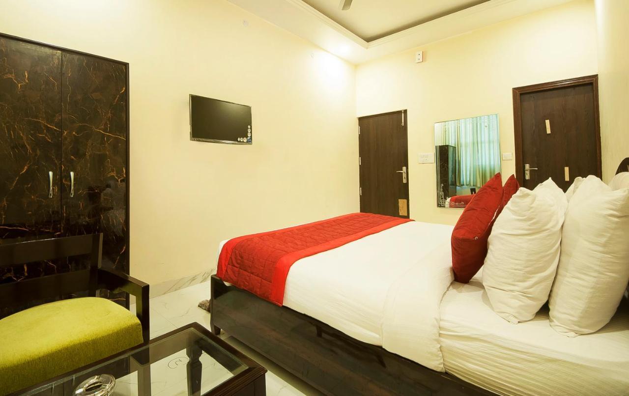 The Alpino Hotel Neu-Delhi Exterior foto